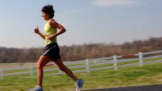 Cuando se preparan para competir, los corredores deberían seguir dietas con más hidratos de carbono.