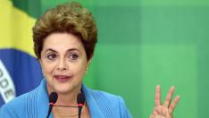 La presidenta de Brasil, Dilma Rousseff, este lunes durante una rueda de prensa.