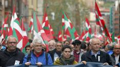 Cabecera de la manifestación de expresos y antiguos huidos de ETA celebrada la semana pasada en Bilbao.