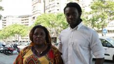 Maria Jesús Meme y Juan Nicolás Nguema, mujer y sobrino del opositor guineano, en Zaragoza
