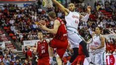 El CAI Zaragoza, durante el último partido en el Príncipe Felipe, ante el Baloncesto Sevilla