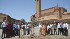 Científicos y líderes religiosos reunidos en Torreciudad (Huesca).