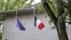 Banderas a media asta por el atentado de Niza.