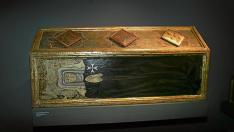 Una de las tres cajas sepulcrales que debe volver a Sijena desde el Museo de Lérida.