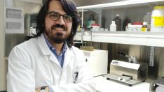 El especialista Edgar Abarca, responsable, junto a la doctora Yolanda Gilaberte, de la app Dermacomp.