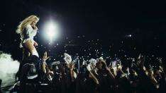 La cantante estadounidense, Beyoncé, durante su actuación esta noche en el Estadio Olímpico de Barcelona