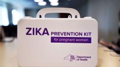 Un kit contra el zika para embarazadas, en Nueva York.