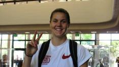 La nueva jugadora del Mann Filter, Hailey Dunham, posa sonriente.