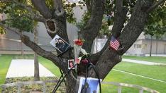 Homenaje a las víctimas en el árbol que sobrevivió al 11-S.