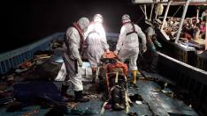 Hallados 22 muertos en un barco que llevaba inmigrantes desde Libia