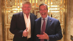 Trump y Farage ante el ascensor de la Torre Trump