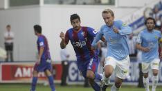 Lluís Sastre en un partido con el Huesca de su anterior etapa.