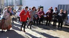 En Grañén, la alcaldesa ha dado la salida de cada carrera de rosca.