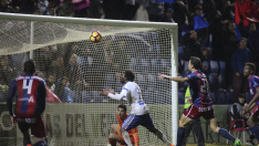 Dongou marcó en Huesca el segundo gol de cabeza del equipo en lo que va de liga
