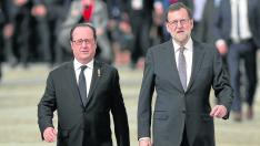 Los presidentes de Francia y España,François Hollande y Mariano Rajoy, ayer en la cumbre bilateral que celebraron en Málaga.