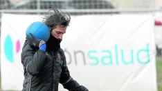 Georgios Samaras, durante un ejercicio de fuerza en el entrenamiento de ayer en la Ciudad Deportiva.
