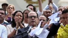 Julio Borges, en rueda de prensa desde el Palacio Legislativo.