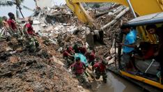 Suben a 24 los muertos por el derrumbe de un vertedero en Colombo