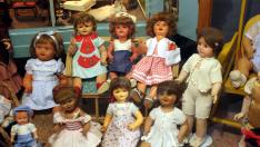 Detalle de algunas de las muñecas que pueden verse en el Museo del Juguete de Albarracín.