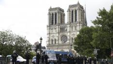 Despliegue policial frente a la catedral parisina.