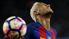 Neymar comunica a sus compañeros que se va al PSG