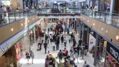 Los grandes centros, como este de Puerto Venecia, son muy concurridos para el 'Black Friday'.