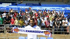El delantero brasileño Vinícius Araújo ya luce la camiseta del Zaragoza.