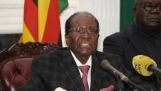 Mugabe será sometido a una moción de censura en el Parlamento