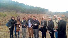 Los visitantes en Valdejalón, en el viñedo de macabeo más antiguo de Aragón.