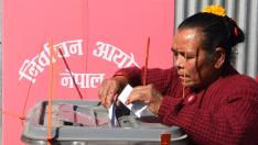 Nepal vota pacíficamente en sus primeras elecciones generales en 18 años