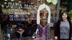 Más de 20 establecimientos de la red de economía creativa Made in Zaragoza se han unido para crear 'Escaparates con ciencia' y mostrar a mujeres científicas