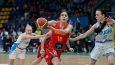 España gana en Kiev y pone pie y medio en el Eurobasket.