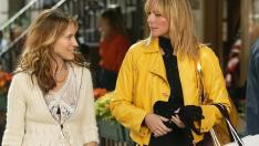 Samantha Jones y Carrie Bradsha (Kim Cattrall a Sarah Jessica Parker) en una escena de 'Sexo en Nueva York.