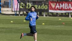 Íñigo Eguaras, en un entrenamiento del Real Zaragoza.