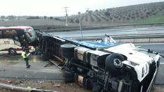 Accidente del autobús del Ríos Renovables contra un camión en Almuradiel