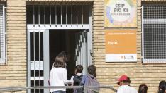 Entrada de alumnos al colegio Pío XII de Huesca