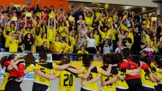 ´Las jugadoras del AD La Jota celebran el Campeonato de Aragón cadete