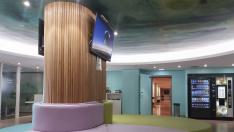 Imagen del vestíbulo del hospital Infantil de Zaragoza, cuyo contrato de reforma ha originado la apertura de la investigación judicial.