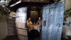 Los hermanos Luis y Antonio Blasco, ganaderos, en una dependencia de la bodega familiar que habilitó su padre.