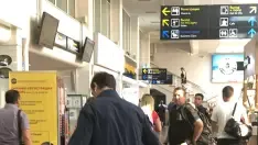 Julen Lopetegui, exseleccionador de España, fotografiado esta tarde en el aeropuerto de Krasnodar donde ha tomado un vuelo de regreso a Madrid. Lopetegui ha sido destituido esta mañana por la Federación España de Futból.