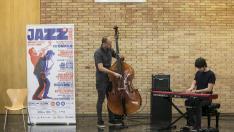 Imagen de la actuación de dos tercios del Israel González Trío en la presentación del Festival Jazz Zaragoza, que se celebra este mes de noviembre.