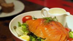 Ensalada de salmón y aguacate.