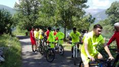 Los jugadores del Huesca, entrenando en bicicleta