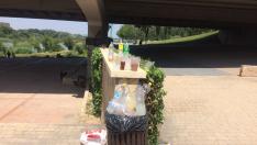 Suciedad ocasionada por el botellón en las riberas