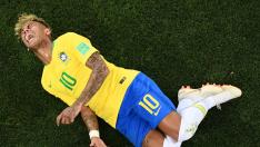 Neymar: "A veces exagero, pero en realidad sufro dentro del campo"