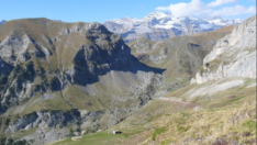 Pista de Ruego, una de las situadas a mayor altitud del Pirineo