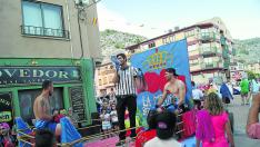 Las calles de Castellote fueron testigos de varios combates de boxeo en directo.