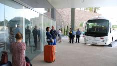 Los usuarios ya hicieron uso ayer de la nueva estación de autobuses de Alcañiz.