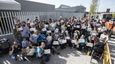 Foto de archivo de una concentración de familias de niños del colegio Parque Venecia pidiendo la ampliación de aulas en 1º de infantil