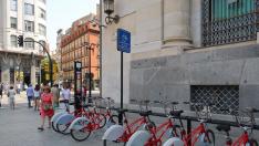 Estación de Bizi en la plaza de España.